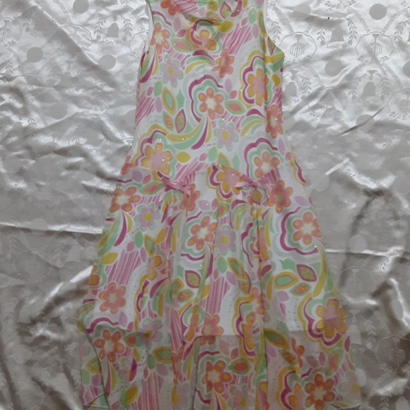 Beautiful dress - Picture 5 of 10